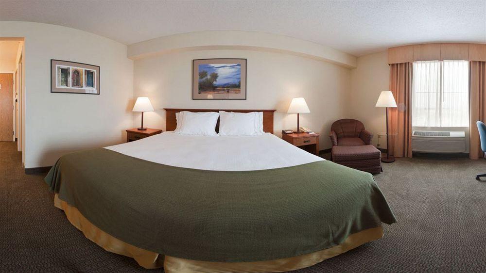 Holiday Inn Express Peoria North - Glendale By Ihg Екстериор снимка