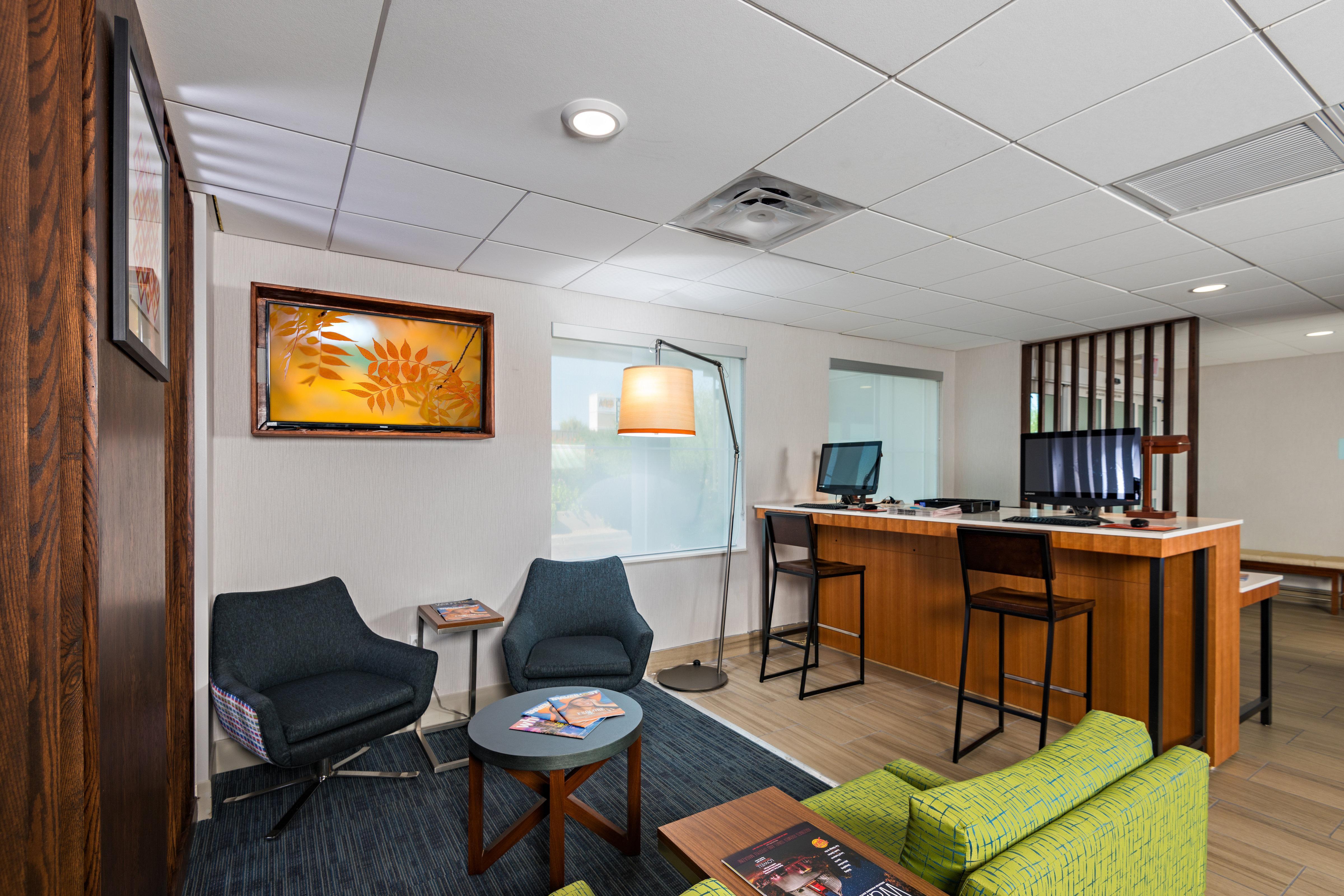 Holiday Inn Express Peoria North - Glendale By Ihg Екстериор снимка