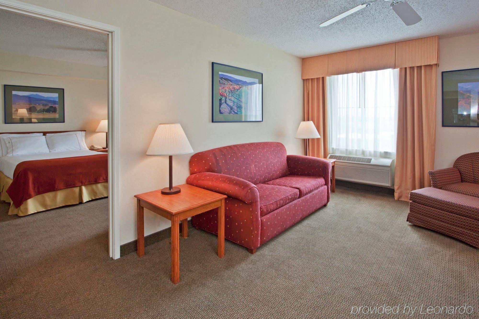 Holiday Inn Express Peoria North - Glendale By Ihg Стая снимка