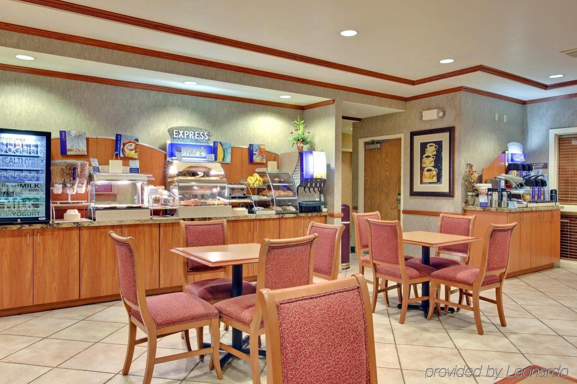 Holiday Inn Express Peoria North - Glendale By Ihg Екстериор снимка